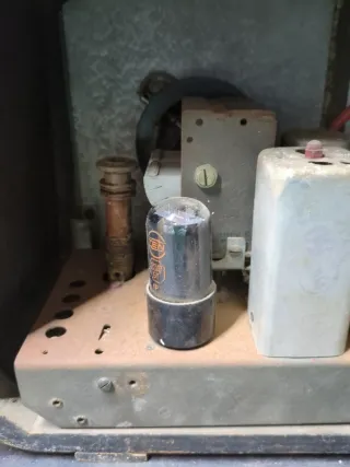 Radio Invicta Antigua - Para Reparar 40 x20 x 20