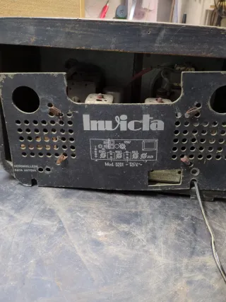 Radio Invicta Antigua - Para Reparar 40 x20 x 20