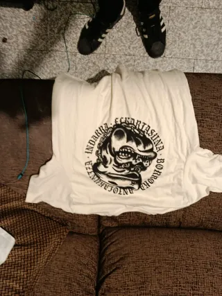 Izu gorria m Lucio Urtubia s EH m