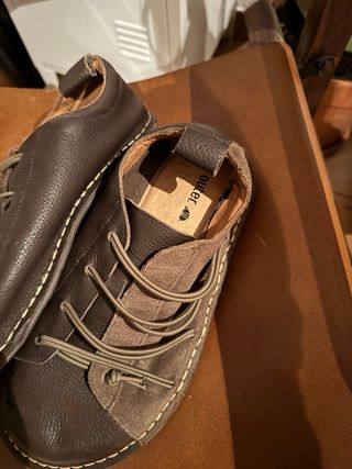 Zapatillas de piel marrón talla 40