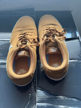 Zapatillas Nike SB Marrones y Blancas