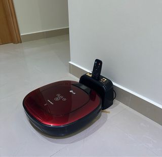 Aspiradora LG HOM-BOT Roja
