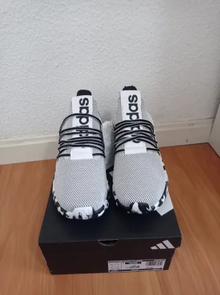 Zapatillas Adidas Blancas y Negras