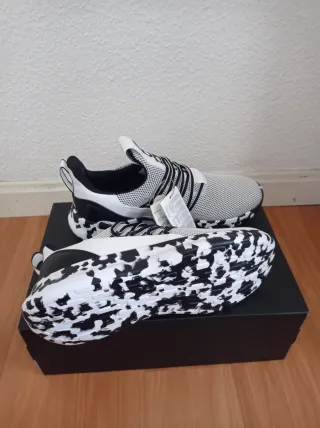 Zapatillas Adidas Blancas y Negras