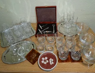 Lote de copas y vasos de cristal