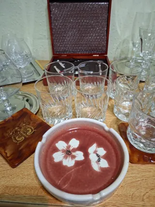 Lote de copas y vasos de cristal