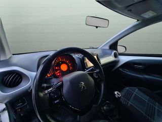 Peugeot 108 1.2i 82cv. "ALLURE"