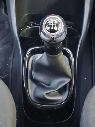 Peugeot 108 1.2i 82cv. "ALLURE"