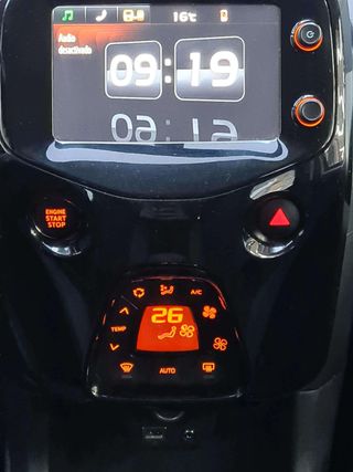 Peugeot 108 1.2i 82cv. "ALLURE"