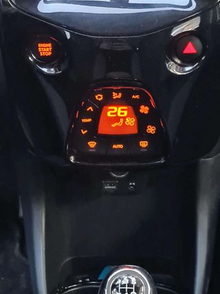 Peugeot 108 1.2i 82cv. "ALLURE"