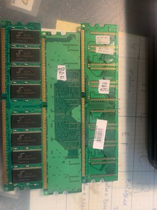 3Módulos RAM DDR PC3200