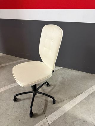 Silla oficina blanca, funda lavable, muy cómoda