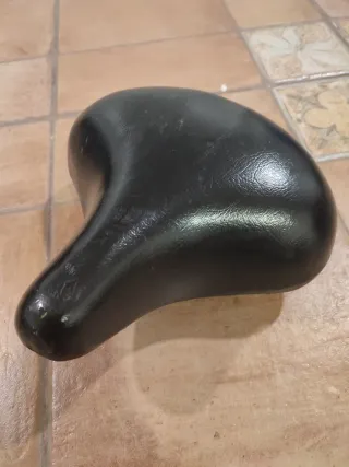 Sillín de bicicleta negro