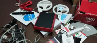 Nintendo Wii Mini + Accesorios y Juegos