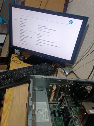 16GB RAM DDR4 (2x Samsung 8GB DDR4 RAM)