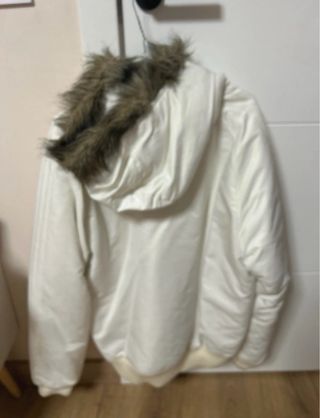 Chaqueta Adidas Blanca y Dorada con Capucha