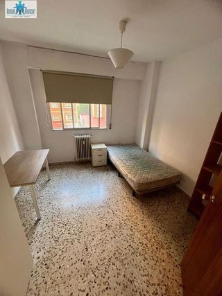 Piso en venta en Hospital - Parque sur en Albacete