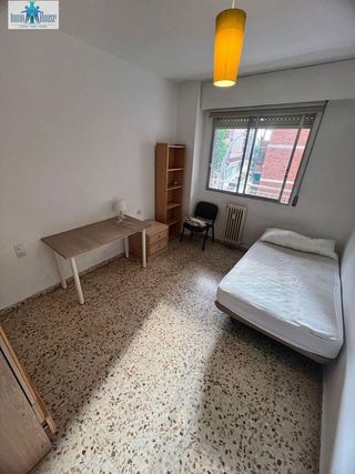 Piso en venta en Hospital - Parque sur en Albacete