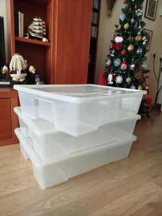 Caja de plástico transparente con tapa