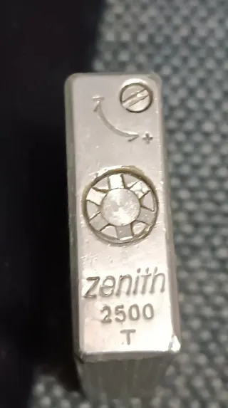 4 Elegantes Mecheros Dorados y Plateados