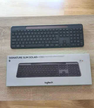Teclado Logitech Signature Slim Solar K980