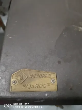 Estufa de leña metálica