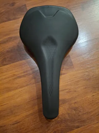 Sillín de bicicleta negro