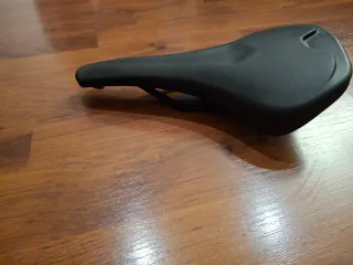 Sillín de bicicleta negro