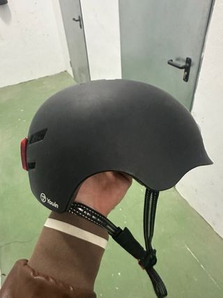 Casco patinete con luces LED talla L