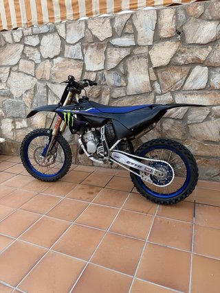 Yamaha YZ 125 2023 edición Monster