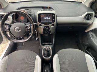 IMPECABLE!!! TOYOTA AYGO XPLAY 5 PUERTAS