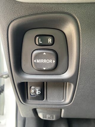 IMPECABLE!!! TOYOTA AYGO XPLAY 5 PUERTAS