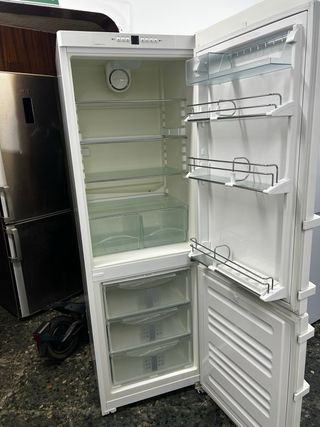 Nevera Liebherr Blanca