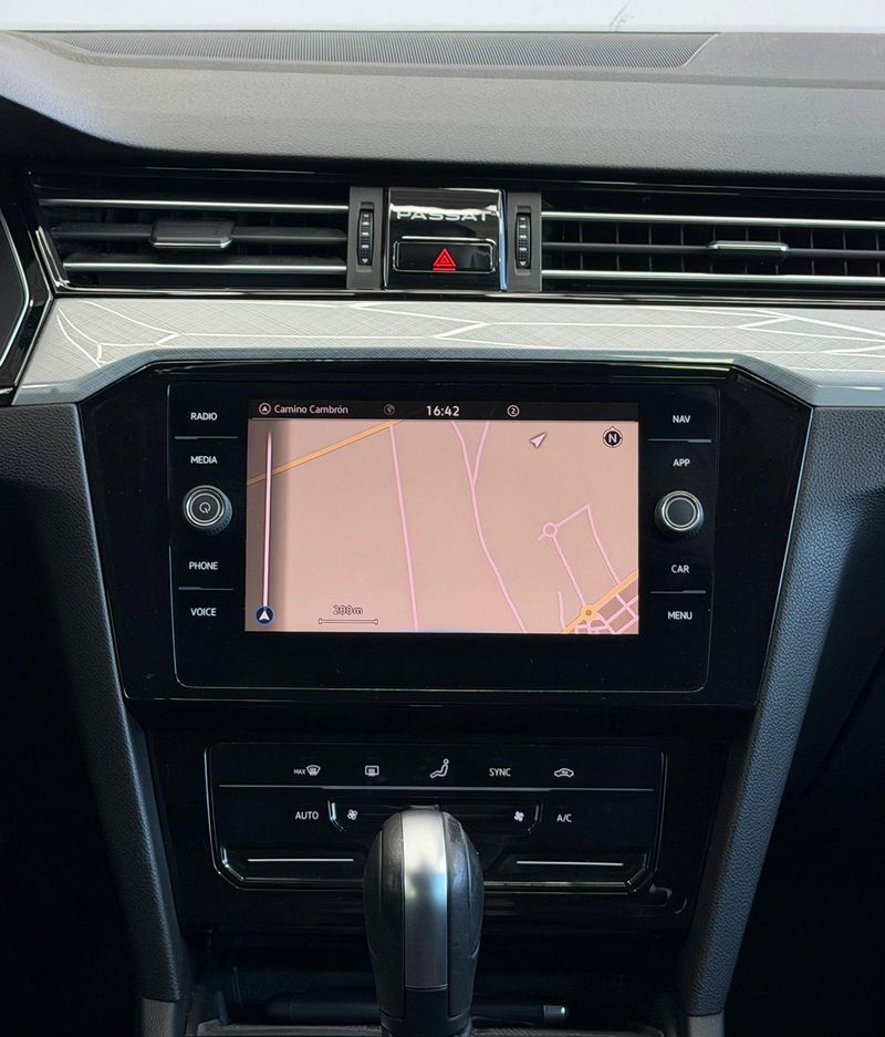 Volkswagen Passat Excecutive 1.6 TDI 2021, foto 15