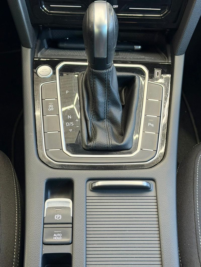 Volkswagen Passat Excecutive 1.6 TDI 2021, foto 16