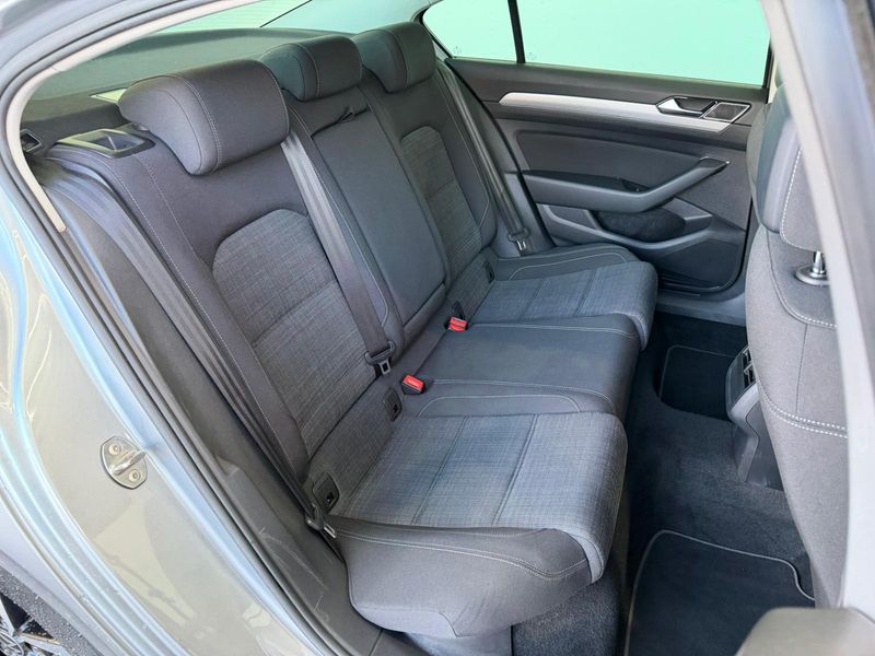Volkswagen Passat Excecutive 1.6 TDI 2021, foto 19