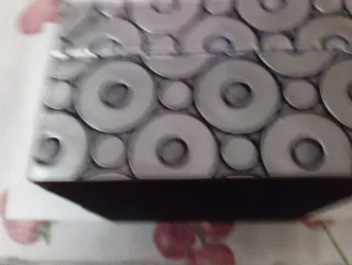 Cajita de metal decorada