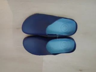 Zuecos cómodos azul