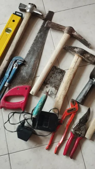 Lotto attrezzi da lavoro