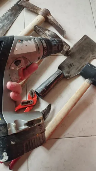 Lotto attrezzi da lavoro