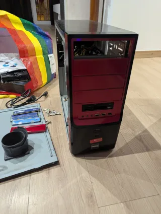 Torre PC Negra y Roja