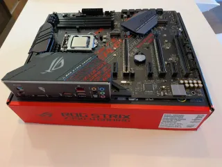 Torre PC Negra y Roja