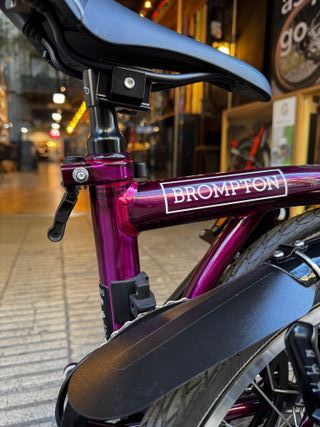 Brompton C-Line Explore M12 Amethyst Lacquer