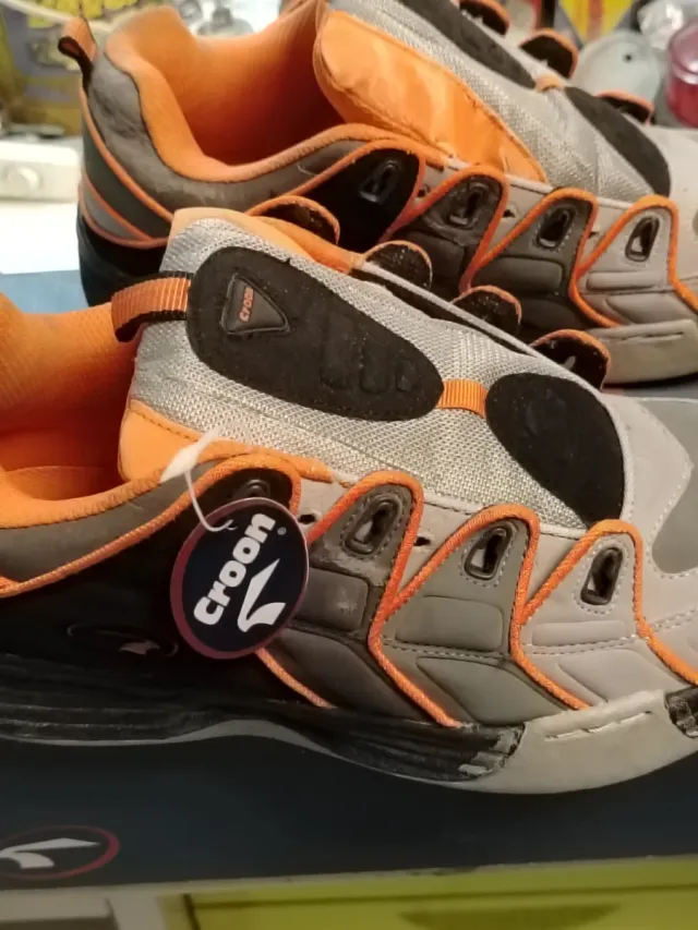 Zapatillas Croon Grises y Naranjas