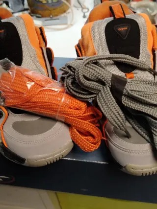 Zapatillas Croon Grises y Naranjas