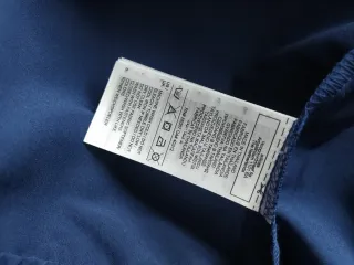 Chaqueta nueva con etiqueta Adidas Azul