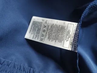Chaqueta nueva con etiqueta Adidas Azul