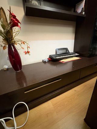 Mueble salón con armario cristal