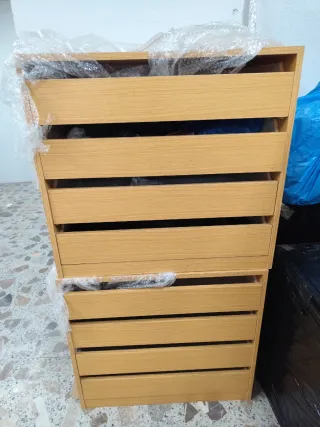 Cajonera de madera color miel