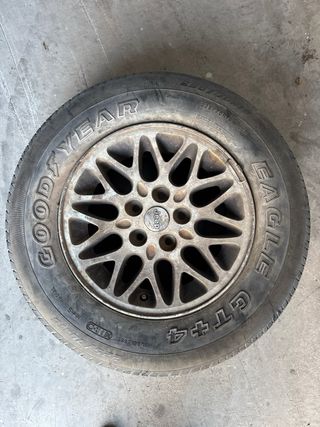 LLANTAS CON NEUMÁTICOS JEEP